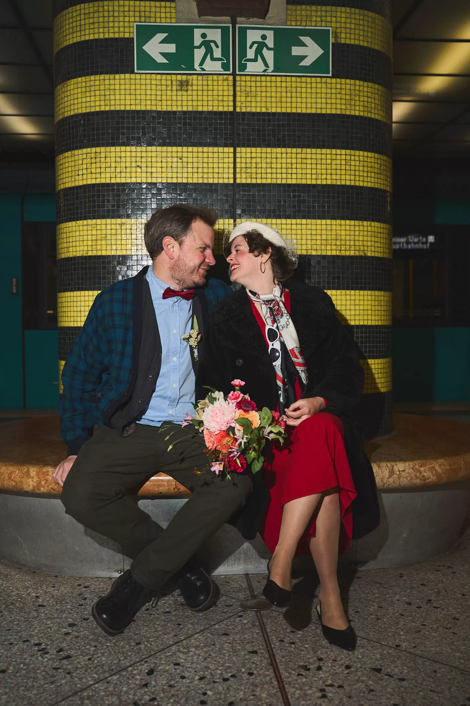 Deniz-sari-fotografie-hochzeit-hochzeitsfoto_frankfurt am main - u bahn fotos _jpg